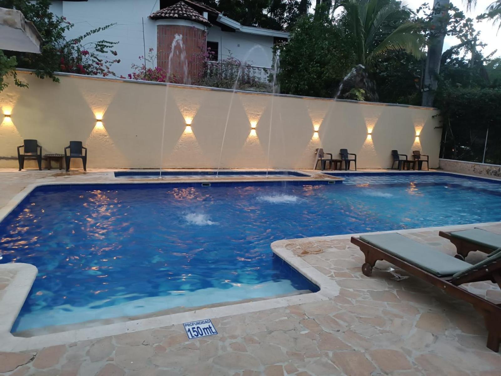 Hotel Y Restaurante Bienmesabe Santa Fe de Antioquia Eksteriør billede
