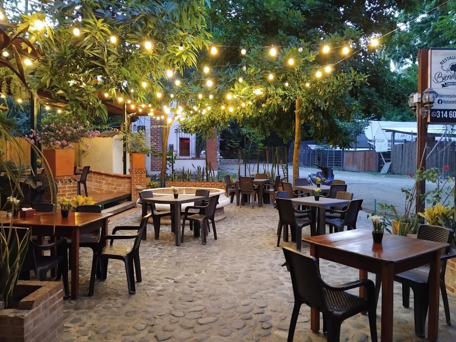 Hotel Y Restaurante Bienmesabe Santa Fe de Antioquia Eksteriør billede