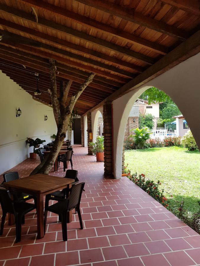 Hotel Y Restaurante Bienmesabe Santa Fe de Antioquia Eksteriør billede