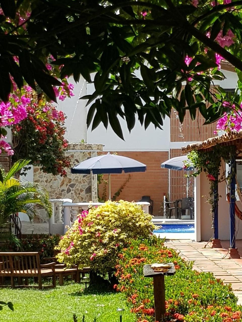 Hotel Y Restaurante Bienmesabe Santa Fe de Antioquia Eksteriør billede
